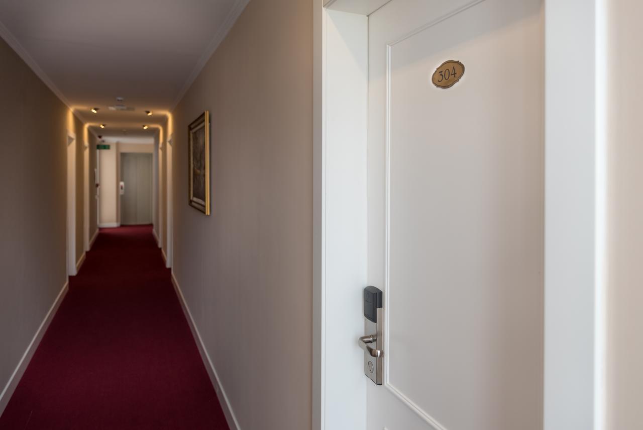 Keit Hotel Tirana Esterno foto