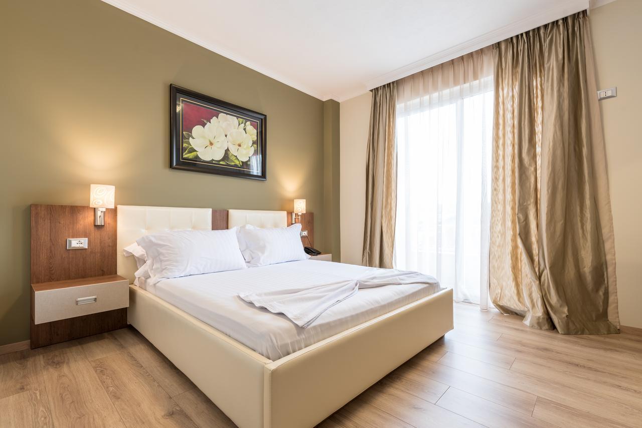 Keit Hotel Tirana Esterno foto
