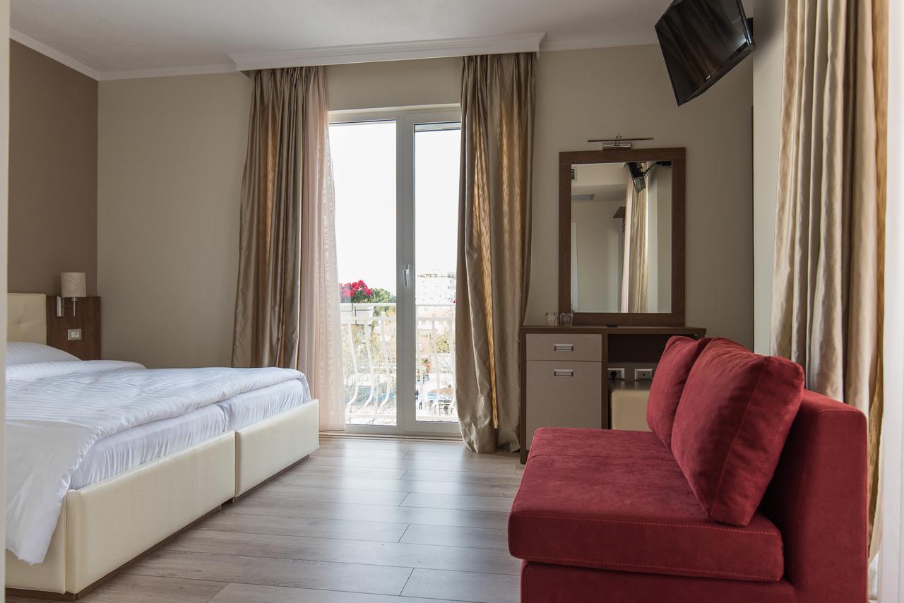 Keit Hotel Tirana Esterno foto