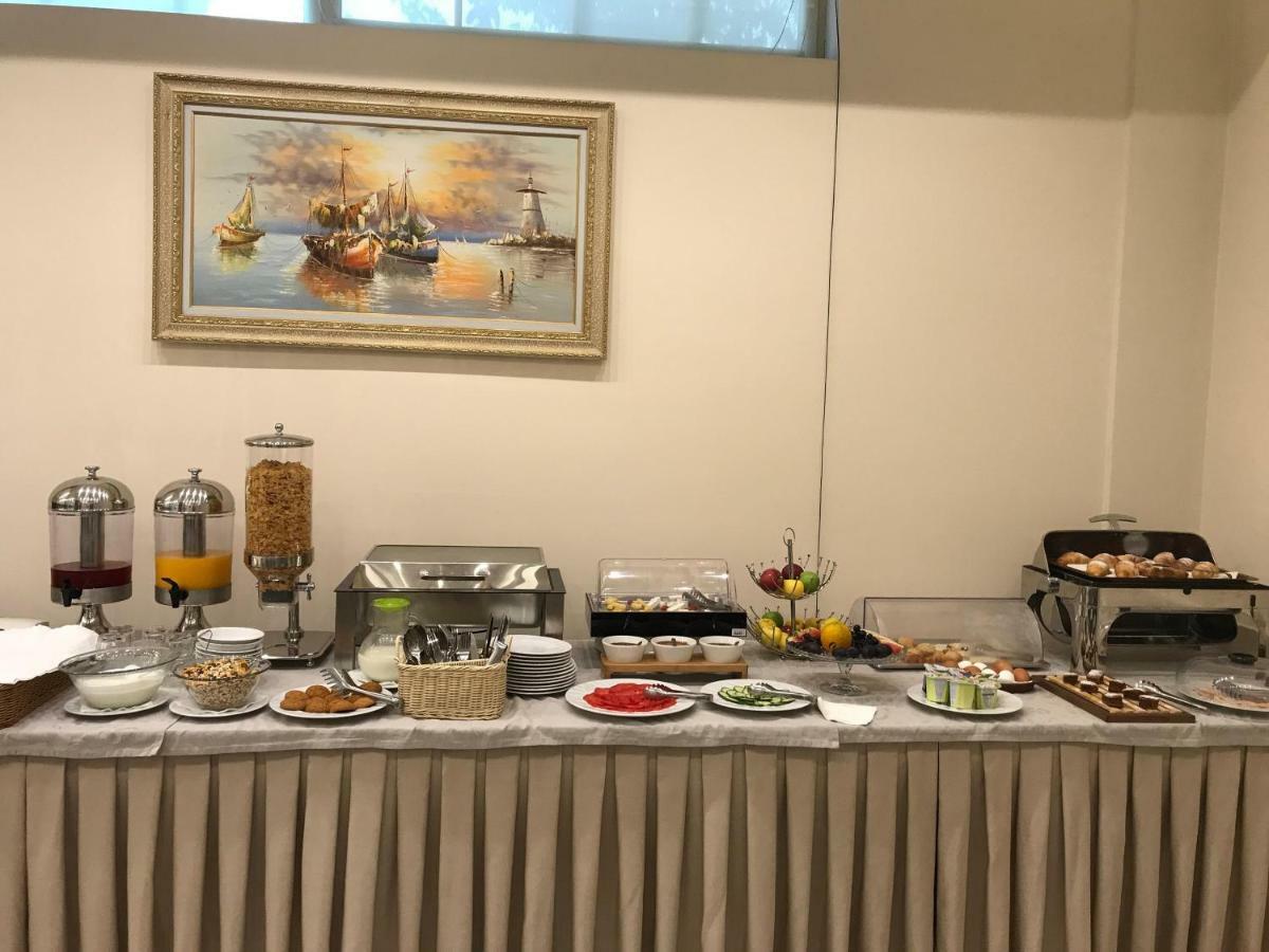 Keit Hotel Tirana Esterno foto