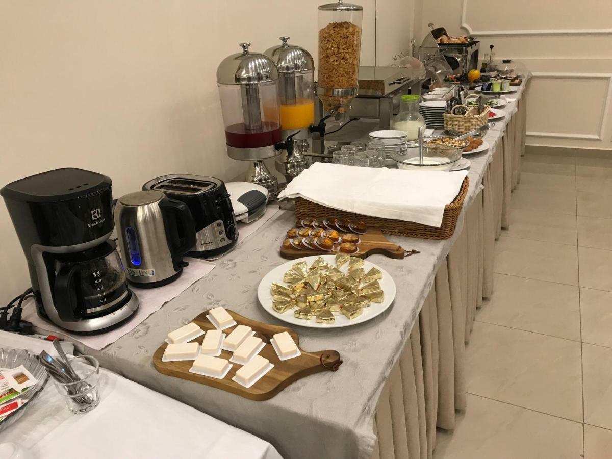 Keit Hotel Tirana Esterno foto